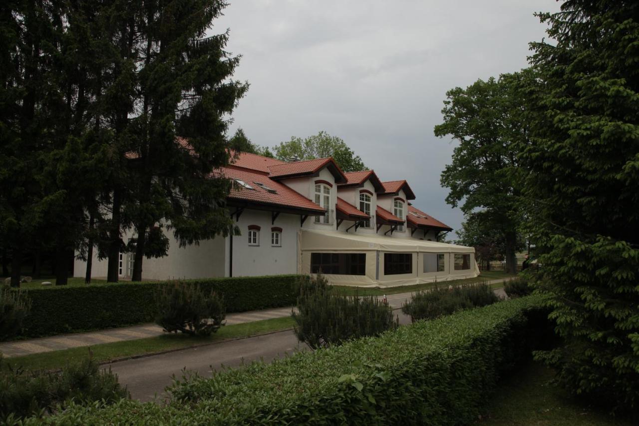 Plesna Park Hotel Exterior photo